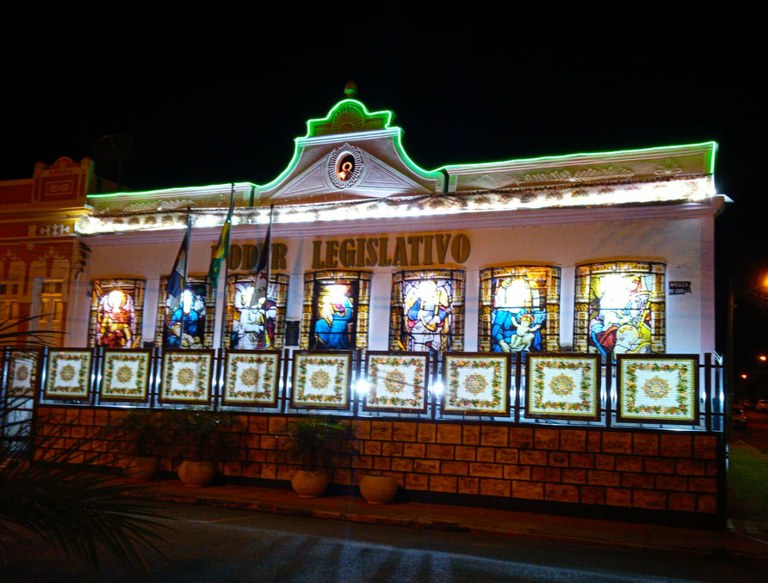 Câmara Municipal inaugura iluminação de Natal 2016 - Câmara